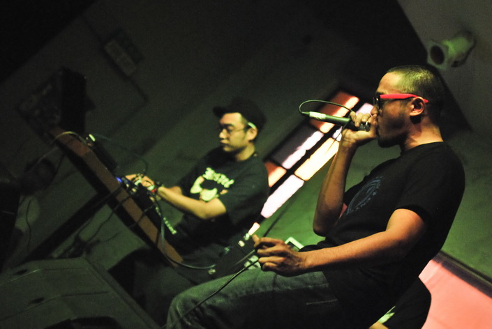 Câu lạc bộ Dredd sẽ cho bạn thấy sự sôi động, trẻ trung của thủ đô Manila qua ngôn ngữ của âm nhạc