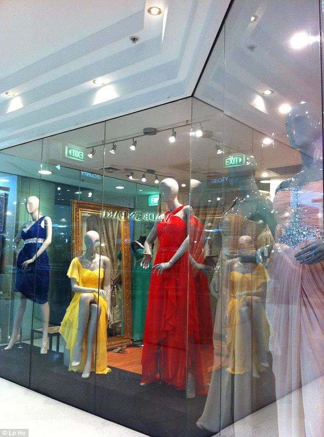 Cửa hàng váy cưới đầu tiên của Le Ho