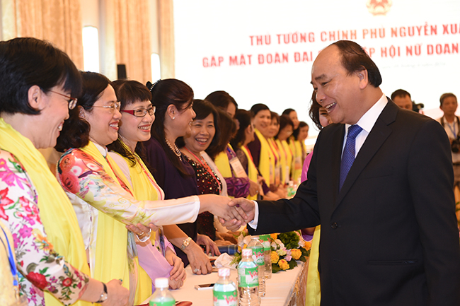 Thủ tướng gặp mặt đoàn đại biểu Hiệp hội Nữ doanh nhân Việt Nam. Ảnh: Quang Hiếu.
