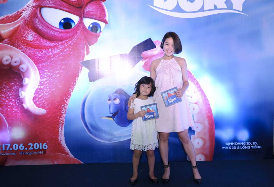 Hot Girl Mi Vân và con gái