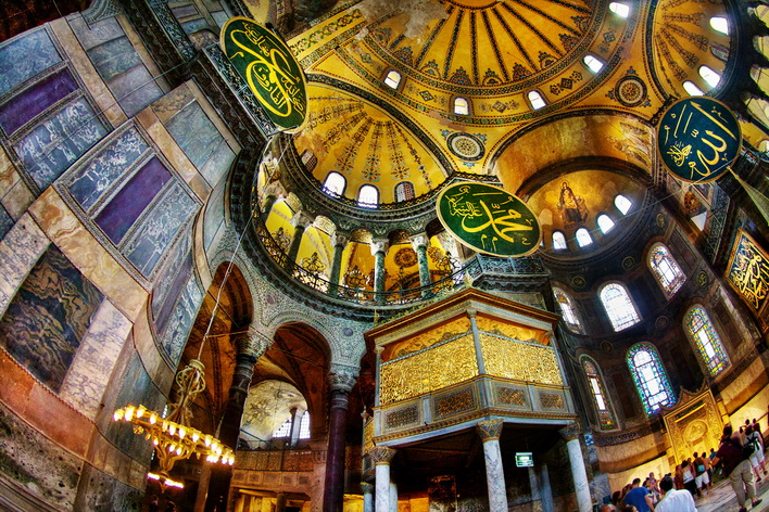Hagia-Sophia-Inside-Photo_resize