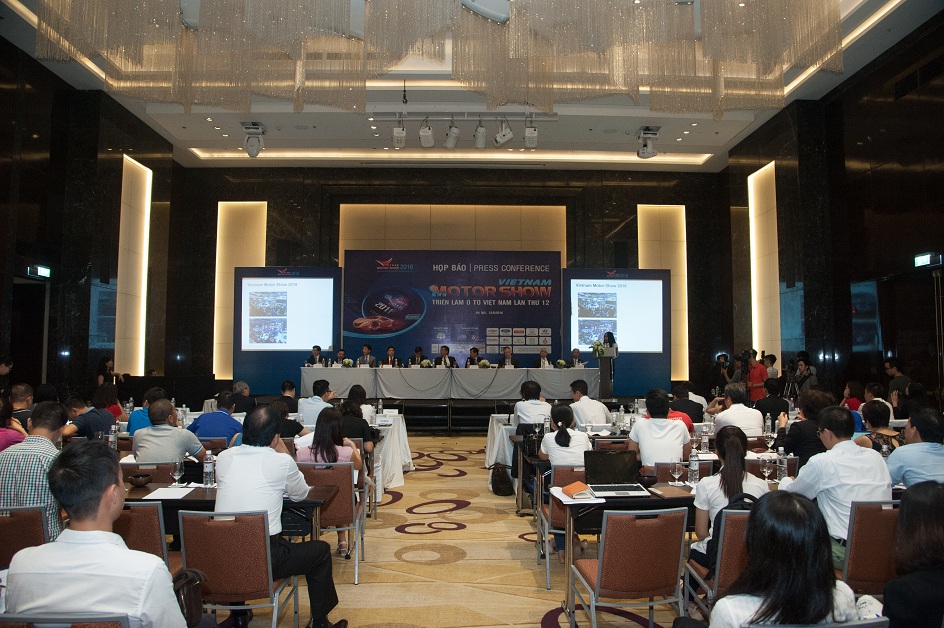 Buổi họp báo khởi động Triển lãm Vietnam Motor Show 2016.