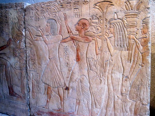 Bức họa khắc trên tường trong các ngôi đền