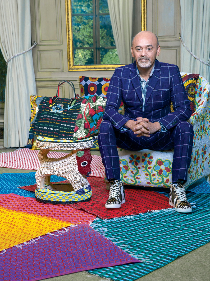 Nhà thiết kế Christian Louboutin và chiếc túi lấy cảm hứng từ miền đất Tây Phi.