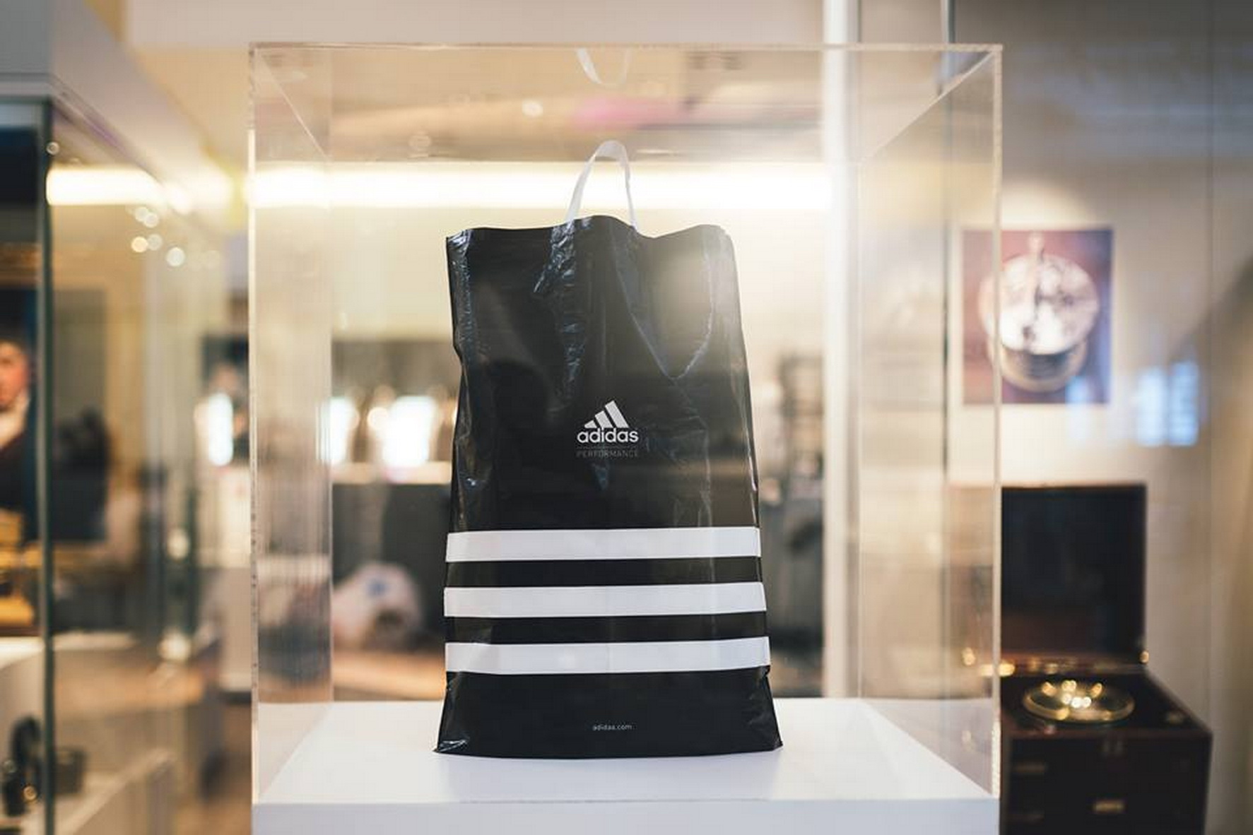 Adidas mong muốn túi nhựa sẽ trở thành quá khứ