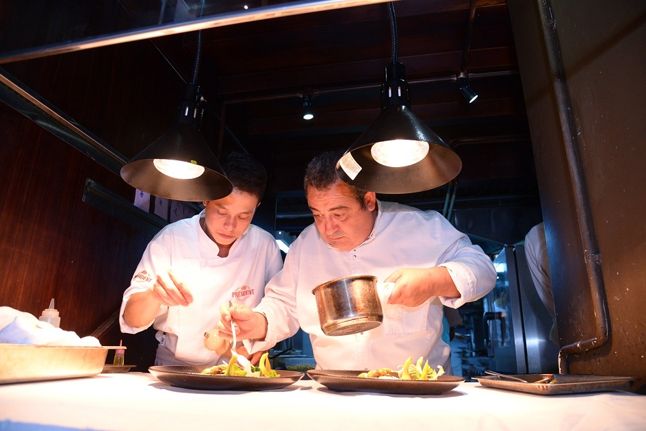 Đầu bếp Eric Maio (bìa phải) sẽ đưa thực khách Le Corto đến những trải nghiệm ẩm thực mang đậm âm sắc miền Nam nước Pháp.