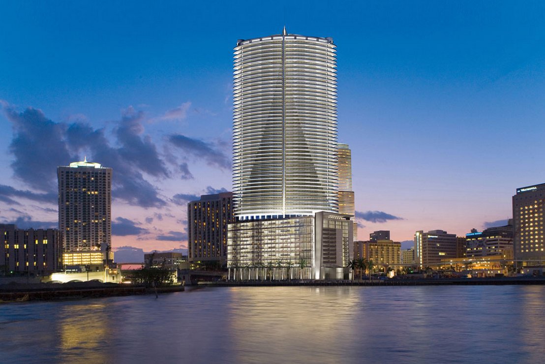 Ông cũng sở hữu The Epic Residences and Hotel tại Miami. Đây là một trong những khách sạn xa xỉ nhất nước Mỹ.
