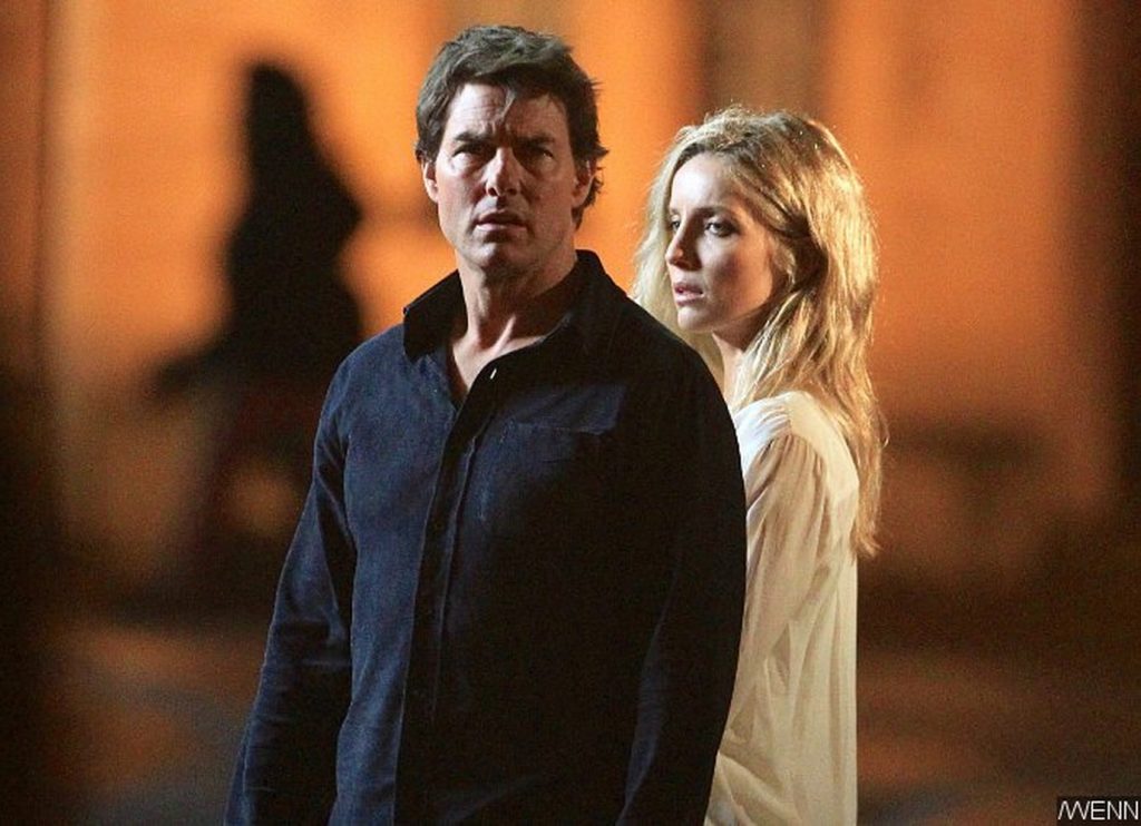 tom-cruise-and-annabelle-wallis-filming-the-mummy-reboot_resize