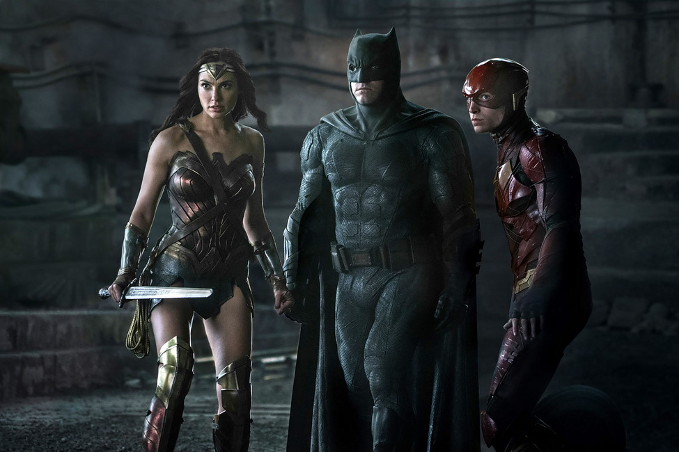 for use in 9.11 movie preview first (L-R)† GAL GADOT as Wonder Woman, BEN AFFLECK as Batman and EZRA MILLER as The Flash in Warner Bros. Picturesø action adventure øJUSTICE LEAGUE,ø a Warner Bros. Pictures release. Photo by Clay Enos / TM & (c) DC Comics© 2016 Warner Bros. Entertainment Inc., Ratpac-Dune Entertainment LLC and Ratpac Entertainment, LLC HARWOOD Photographer