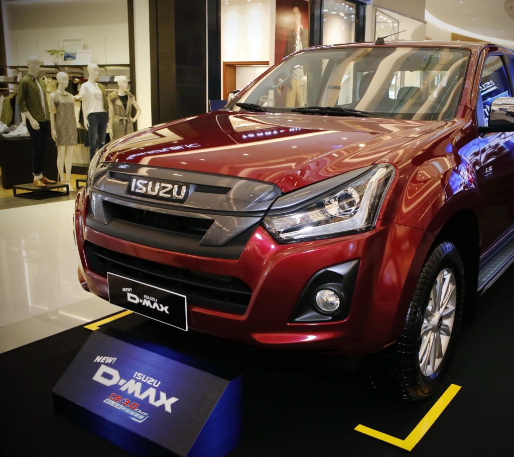 Ra mắt dòng xe bán tải Isuzu D-Max &amp; SUV mu-X mới • NỮ DOANH NHÂN ...