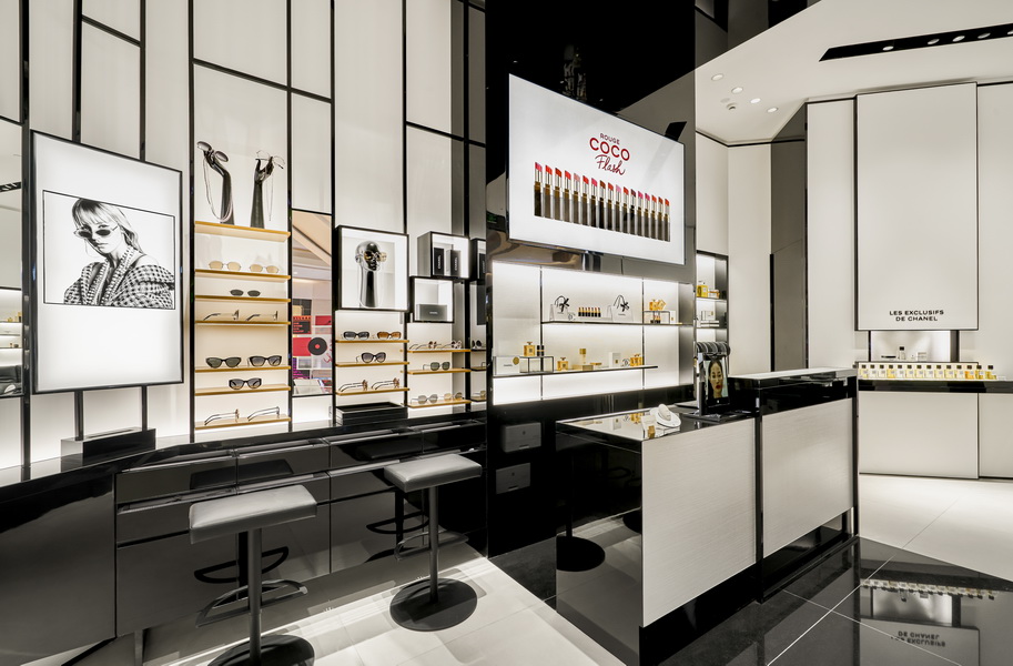 Chanel khai trương cửa hàng mỹ phẩm và mắt kính đầu tiên ở TPHCM   Harpers Bazaar