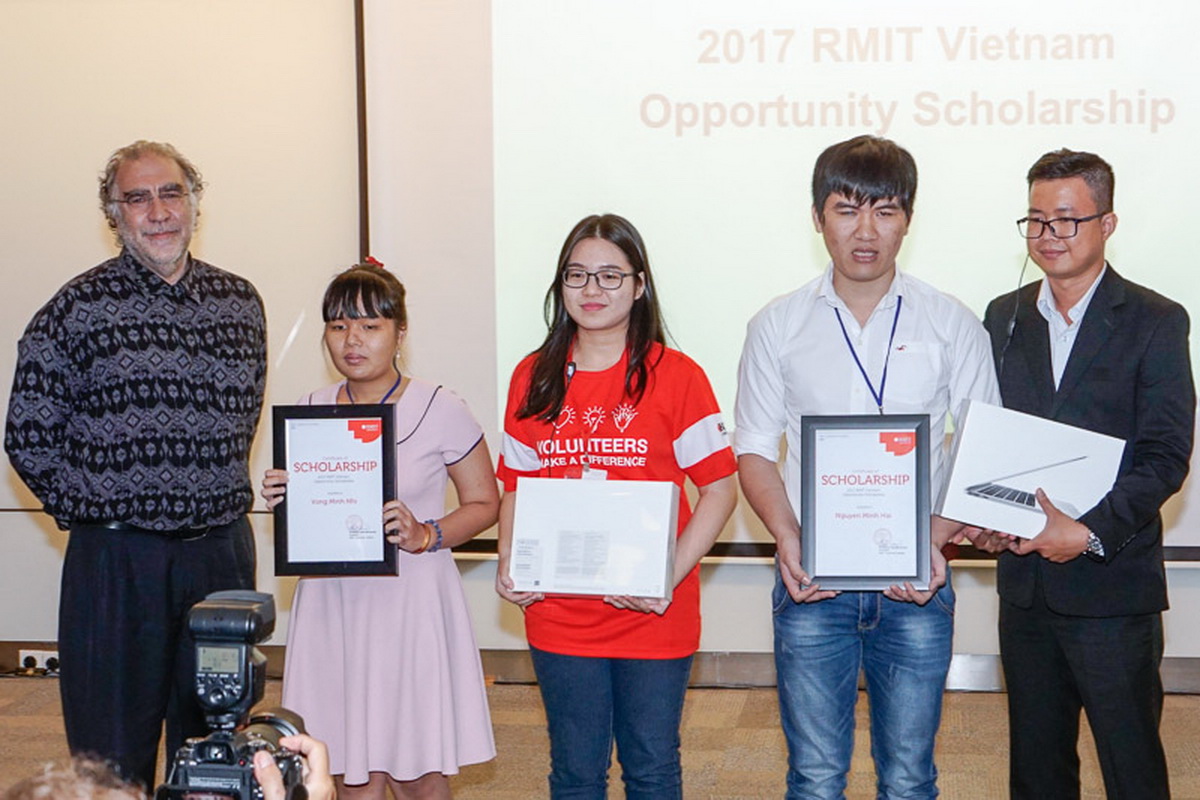 Sinh viên học bổng RMIT 