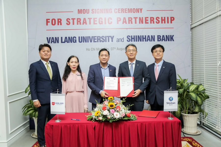  Ngân hàng Shinhan hợp tác Đại học Văn Lang