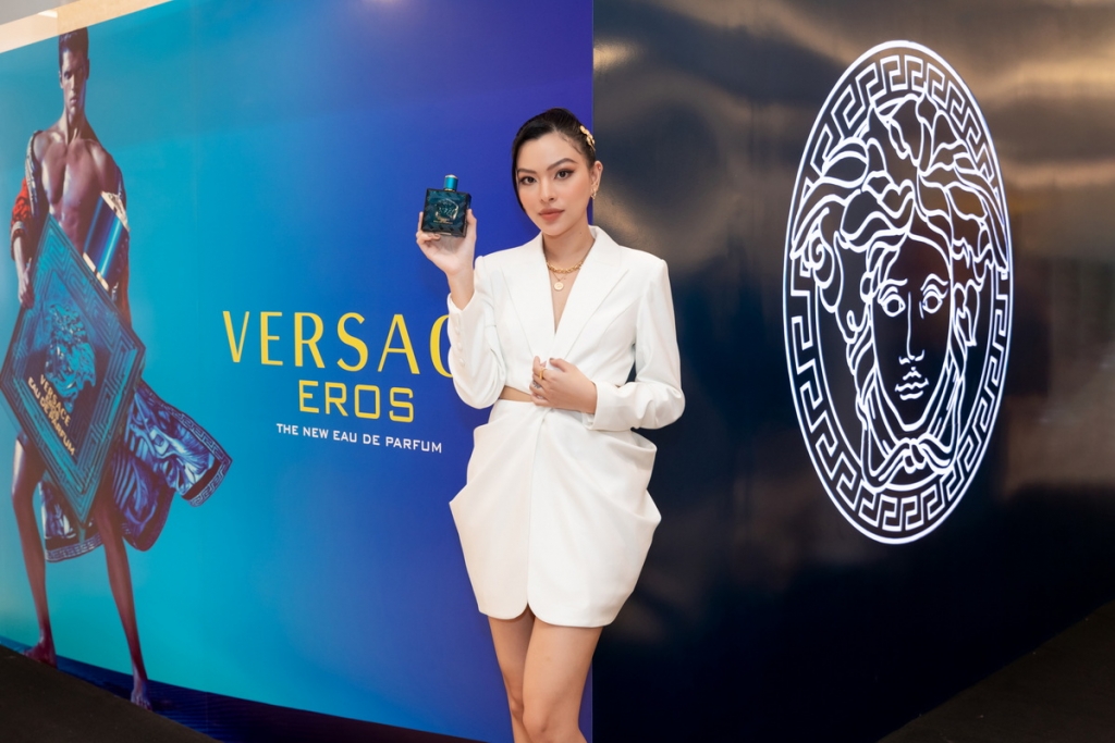 Tú Hảo tại sự kiện ra mắt nước hoa Versace Eros EDP