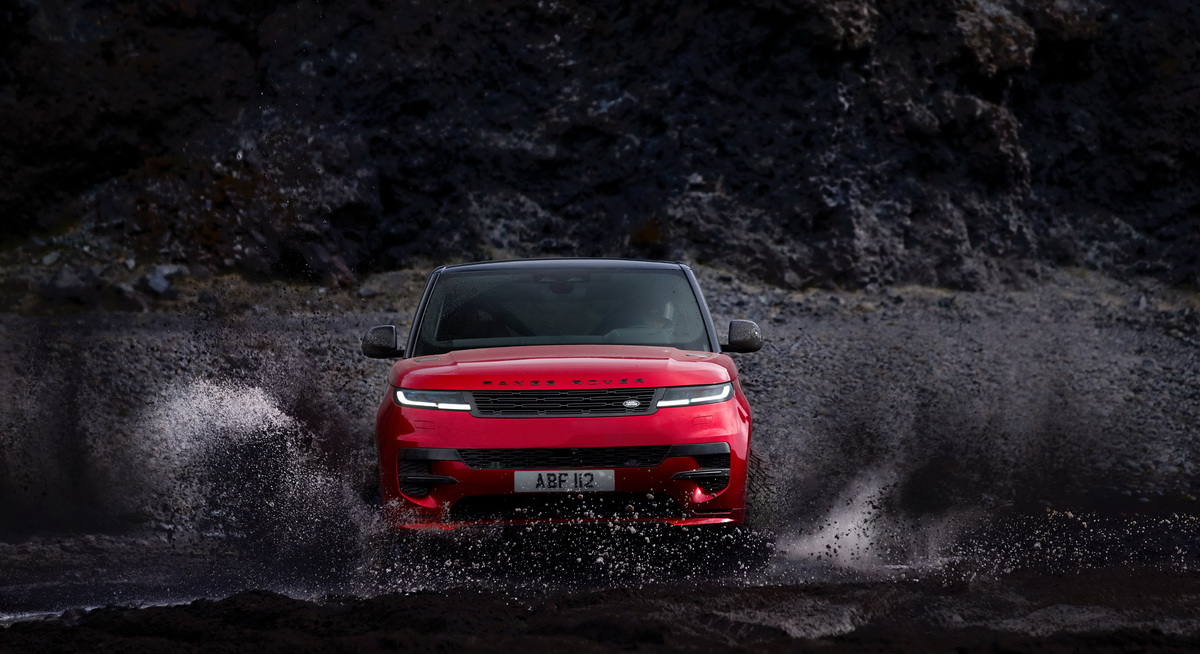 Range Rover Sport ra mắt bằng màn trình diễn ngoạn mục tại Iceland