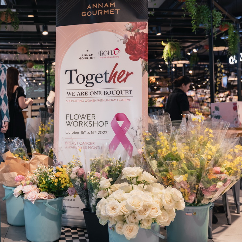 Annam Gourmet tổ chức chuỗi workshop cắm hoa gây quỹ Tháng Nơ Hồng