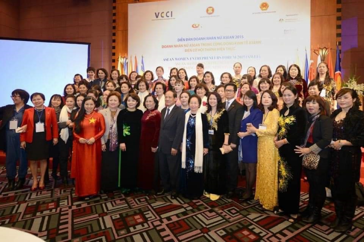 Hội nghị Thượng đỉnh Doanh nhân Nữ 2022: cùng hành động trong thực tế mới