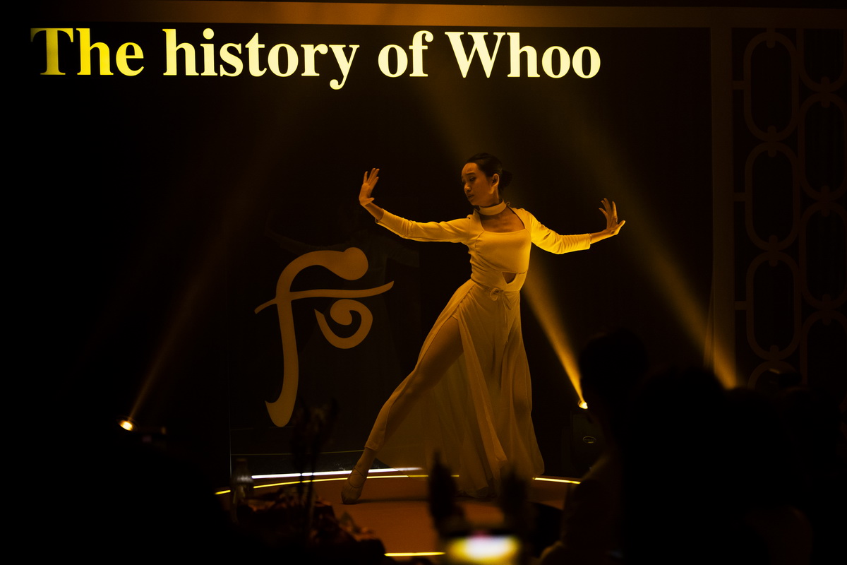 The history of Whoo ra mắt tinh chất tự sinh Bichup với cảm hứng từ mành che hoàng cung