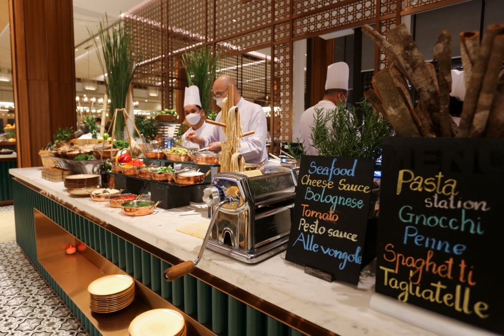 ưu đãi tiệc buffet hải sản tự chọn Á-Âu tại The Canvas Lotte Sài Gòn