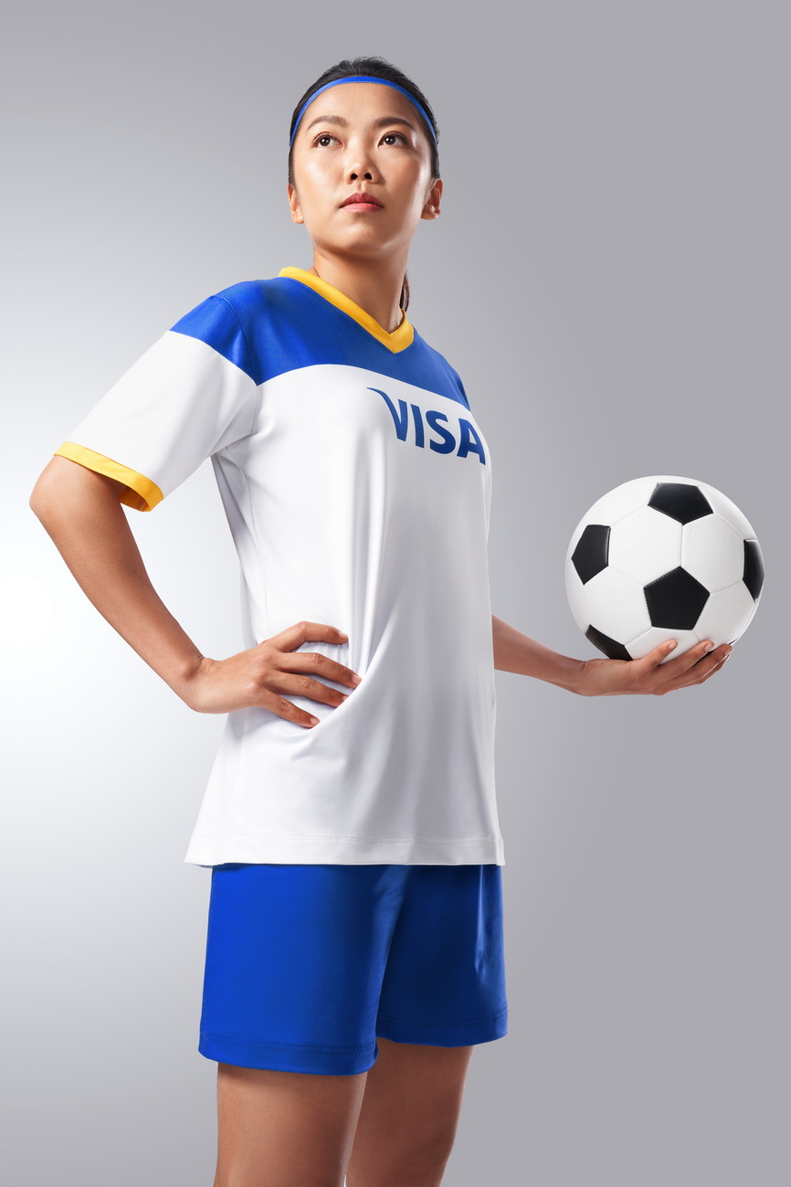 Huỳnh Như tham gia đội bóng nữ Team Visa, chuẩn bị FIFA Women's World Cup