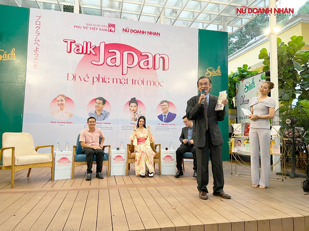 PGS.TS Nguyễn Mạnh Hùng có mặt tại Talk Japan