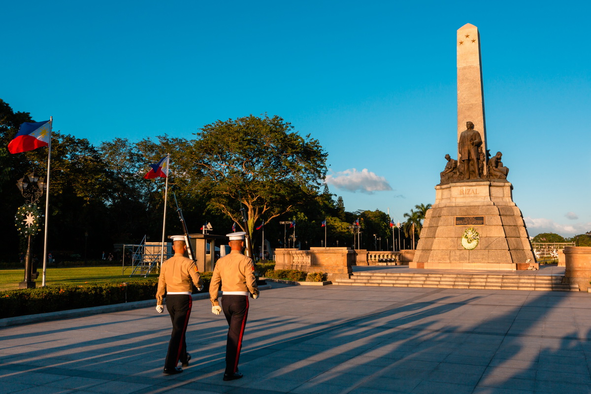 Tượng đài Rizal hơn trăm tuổi