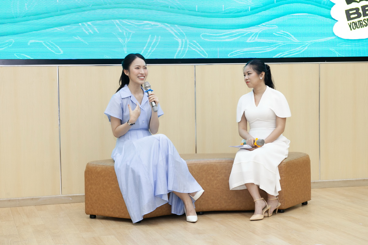 Khánh Vy đóng vai trò là khách mời đặc biệt của Talkshow