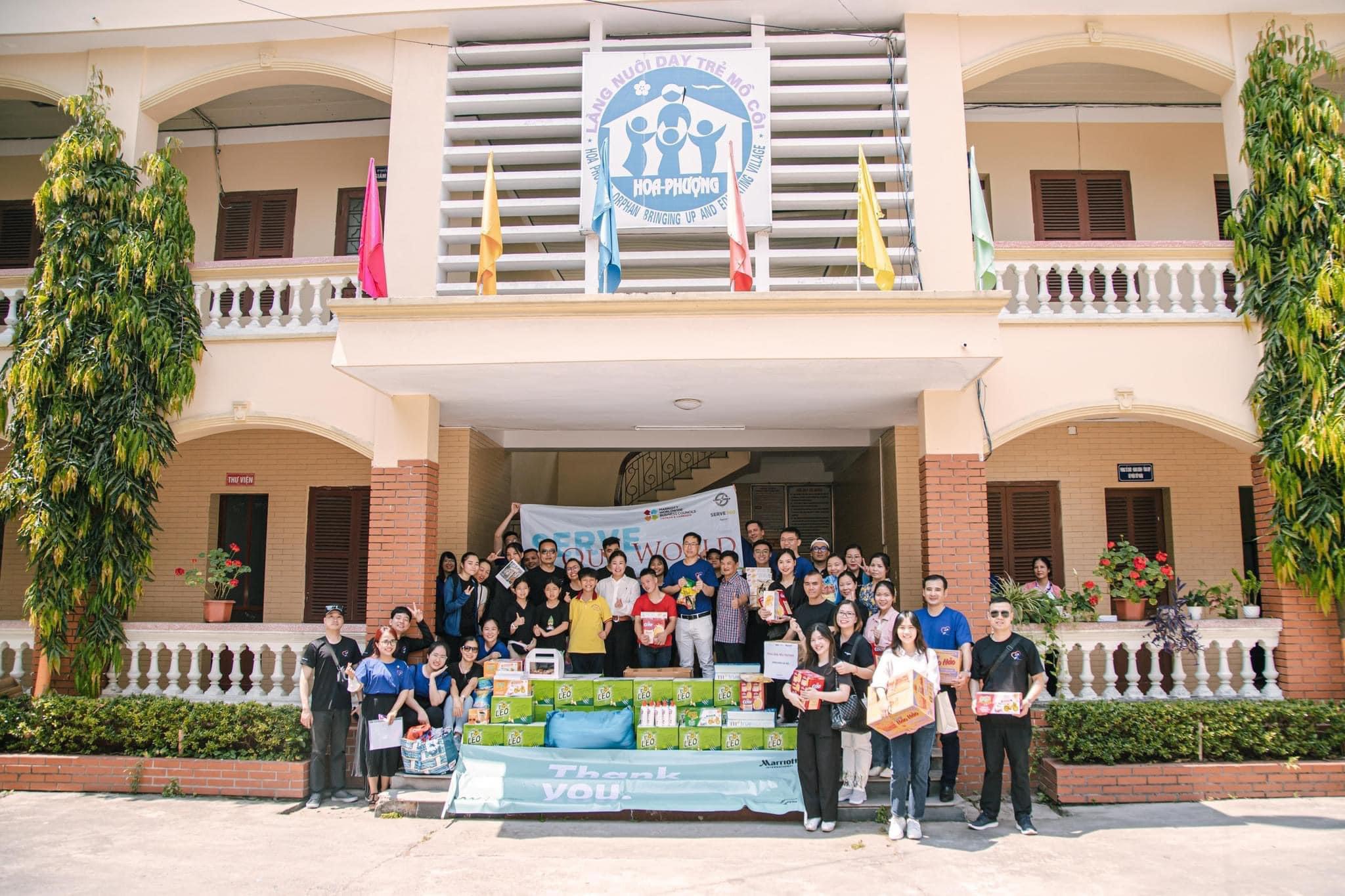 Đội ngũ nhân viên của Sheraton ghé thăm Trại Trẻ Mồ côi Hoa Phượng ở Thành phố Hải Phòng vào năm 2023