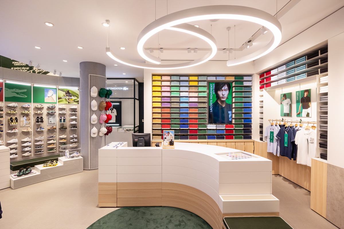 Cửa hàng thiết kế mới của Lacoste Đồng Khởi