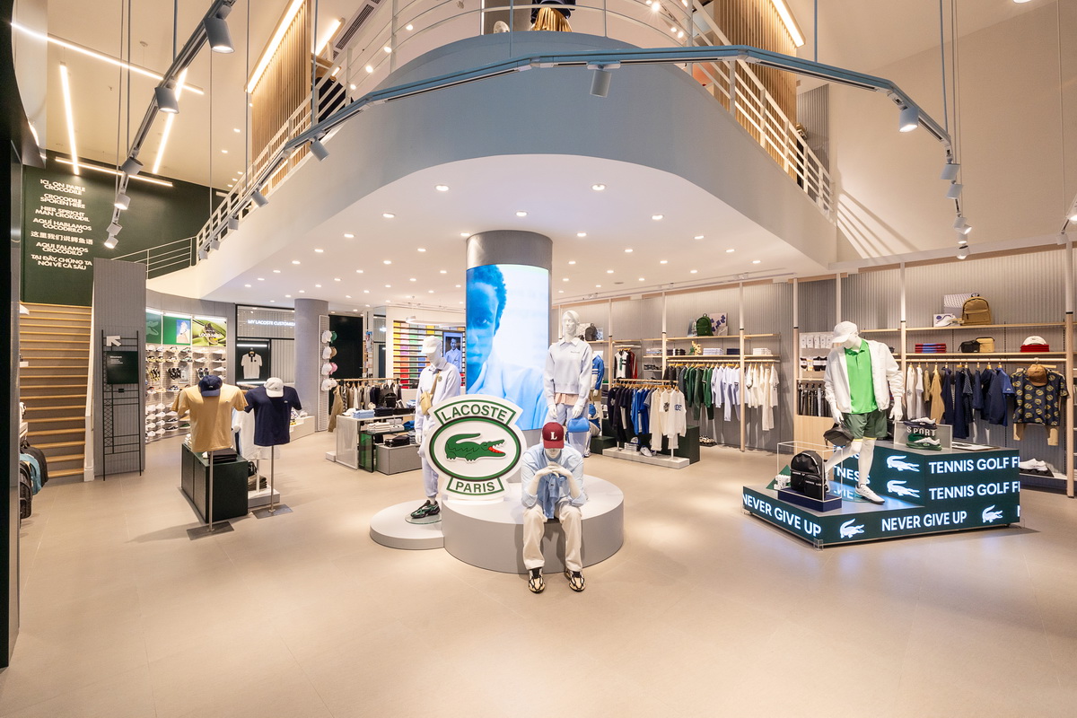 Cửa hàng thiết kế mới của Lacoste Đồng Khởi