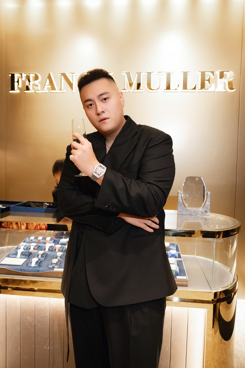 Youtuber Fabo Nguyễn là một tín đồ sưu tập đồng hồ cao cấp. 