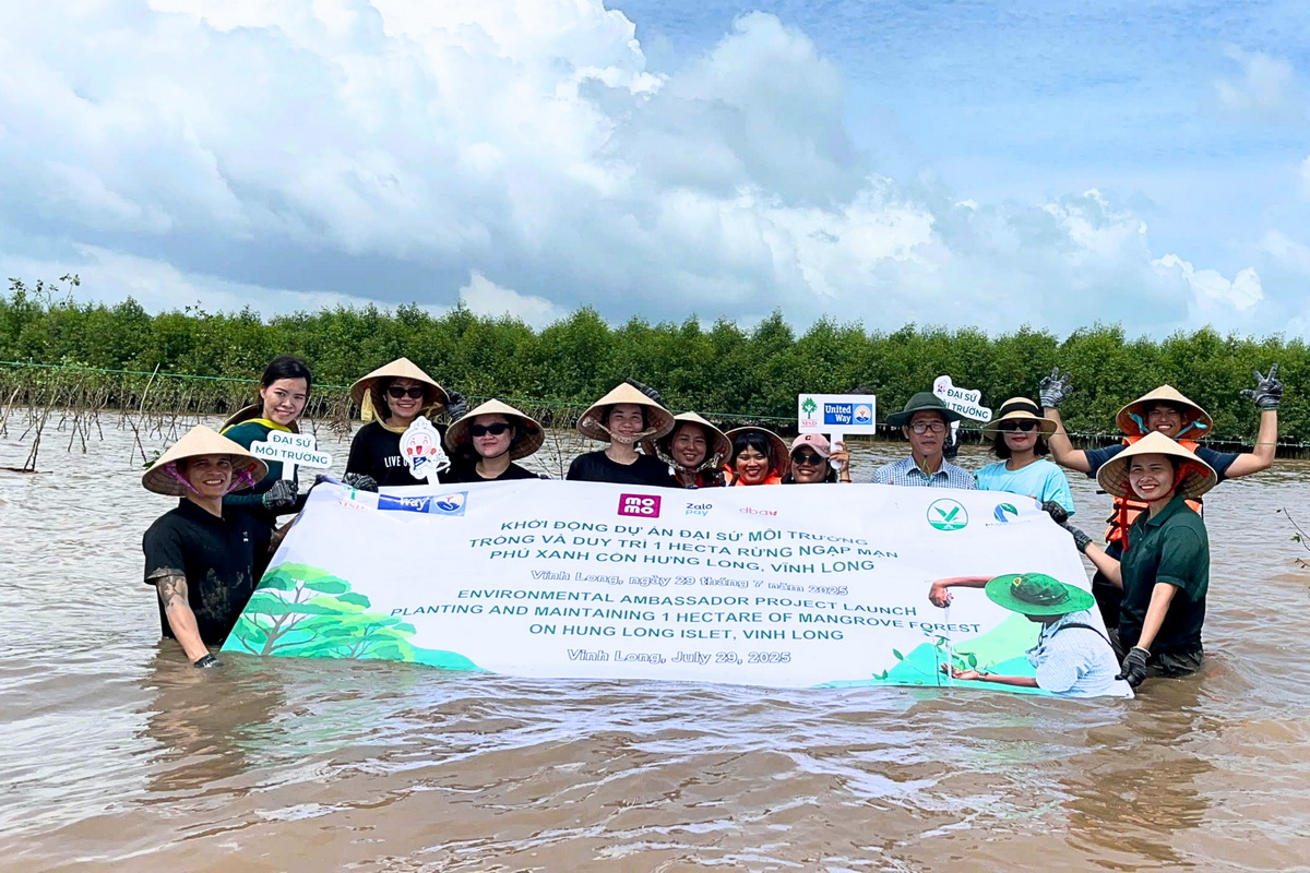 Phủ xanh cồn Hưng Long