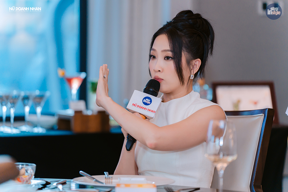 MC, nhà thơ Liêu Hà Trinh