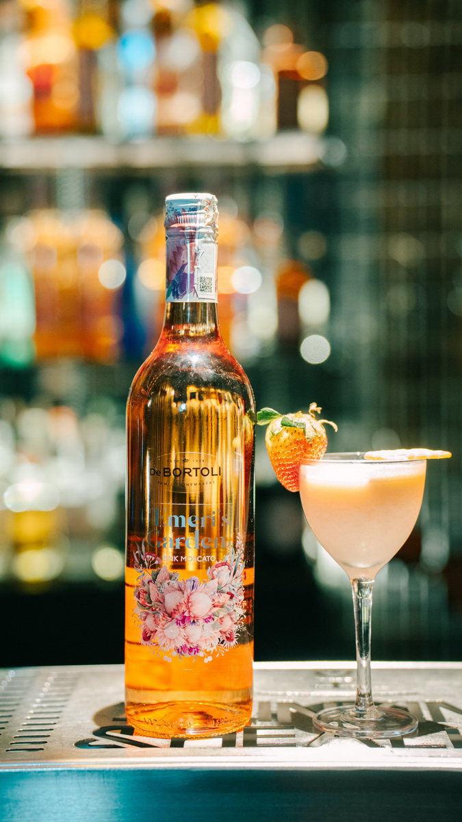 Chai vang Emeri’s Garden Pink Moscato