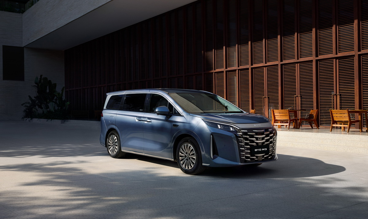 BYD M9