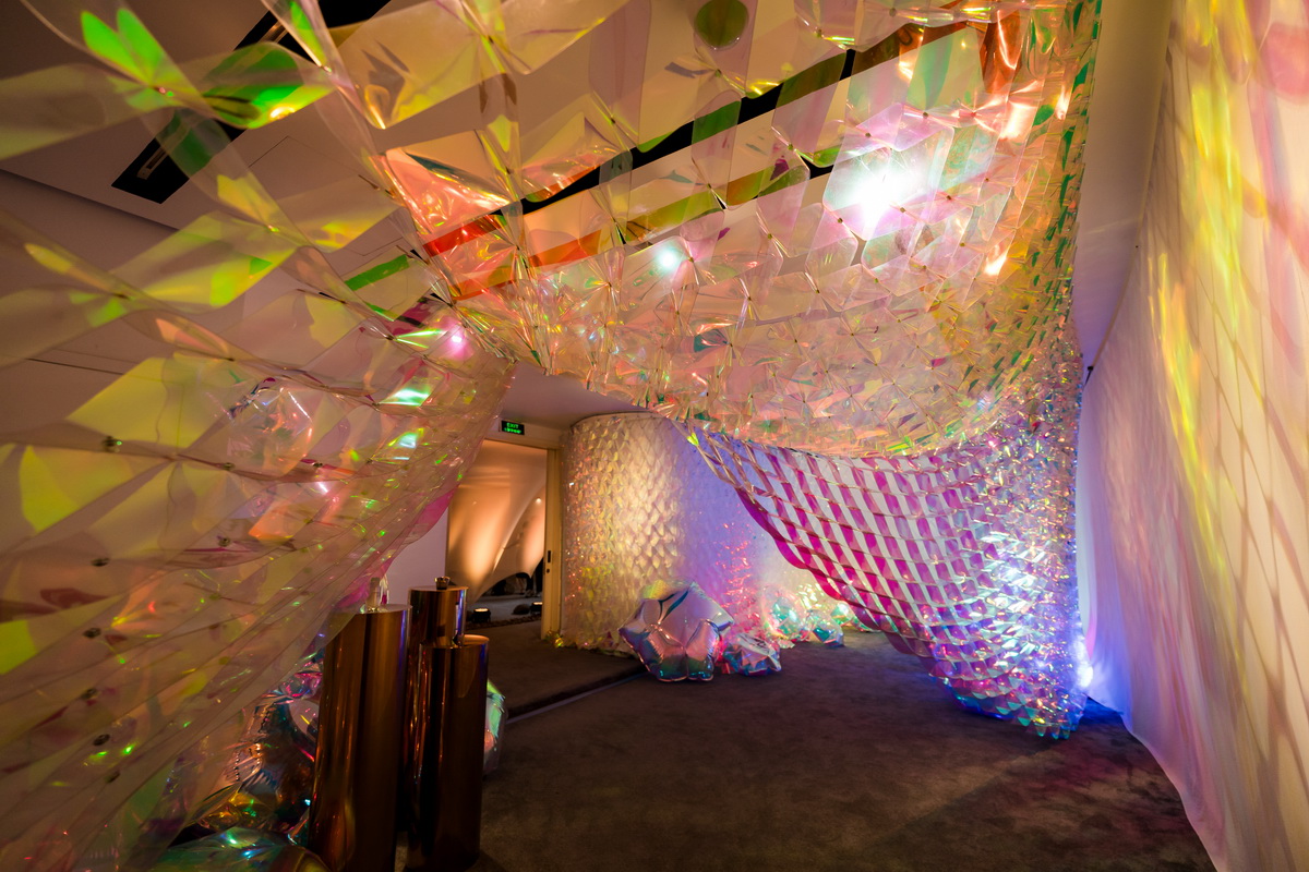 triển lãm đa giác quan Dệt Ánh Sáng