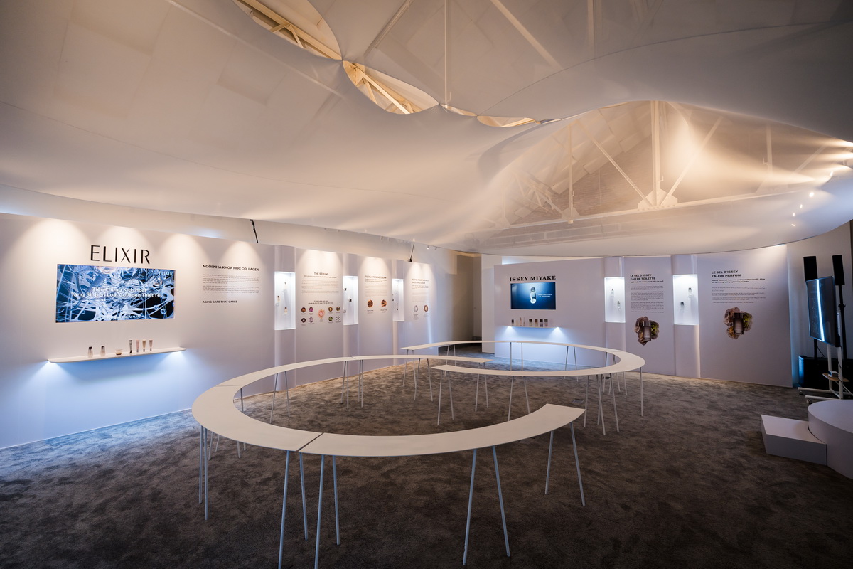 triển lãm đa giác quan Dệt Ánh Sáng