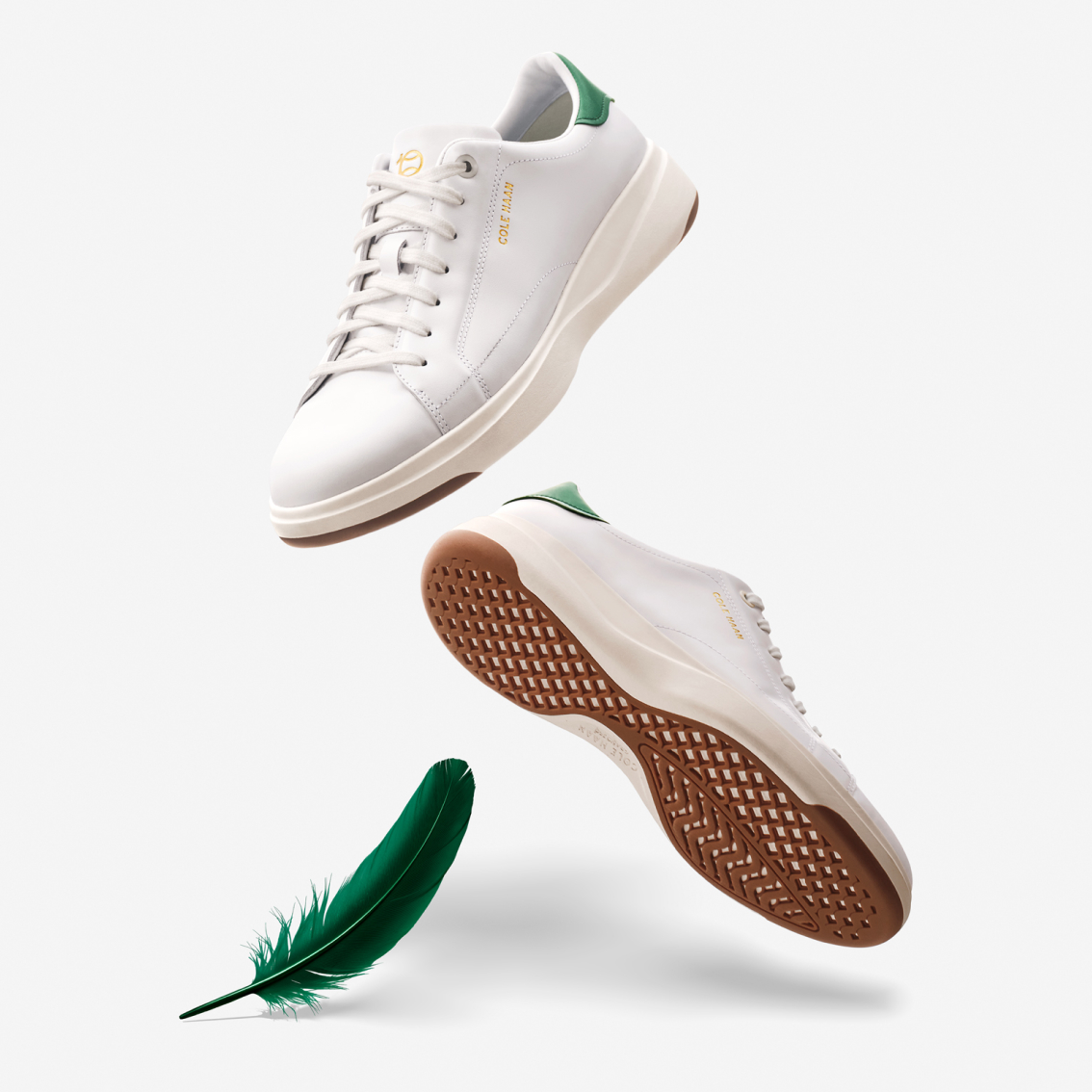 Trải nghiệm công nghệ FeatherFeel™ – Nơi sự êm ái gặp gỡ trọng lượng siêu nhẹ, cho mỗi bước chân nhẹ tựa lông hồng. 