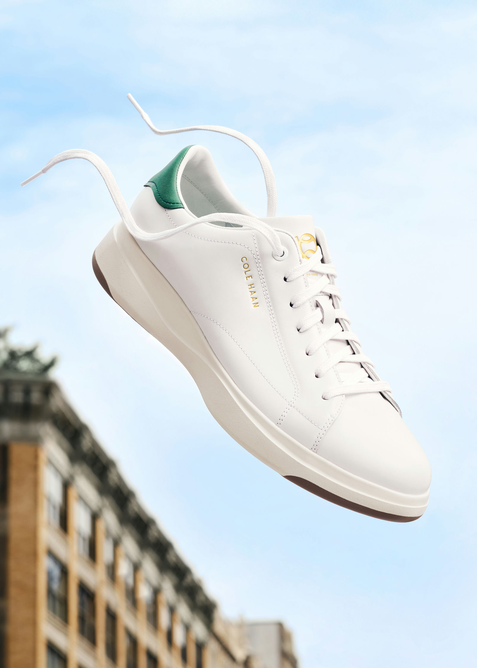 GrandPrø Tennis 2.0: Sự kế thừa hoàn hảo của một biểu tượng sau một thập kỷ chinh phục những tâm hồn yêu sự tinh giản. 