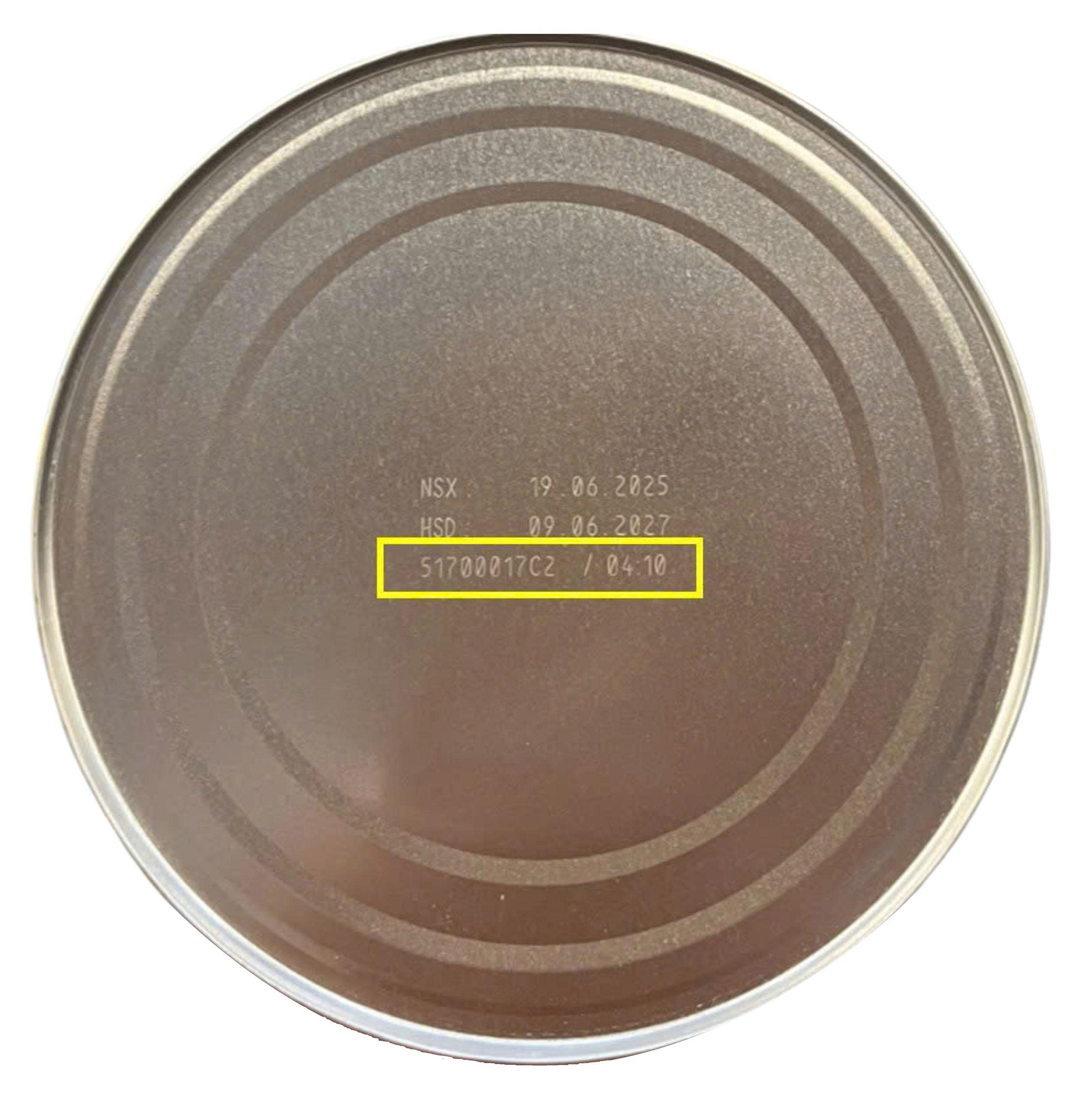 Kiểm tra số lô sản phẩm dưới đáy hộp