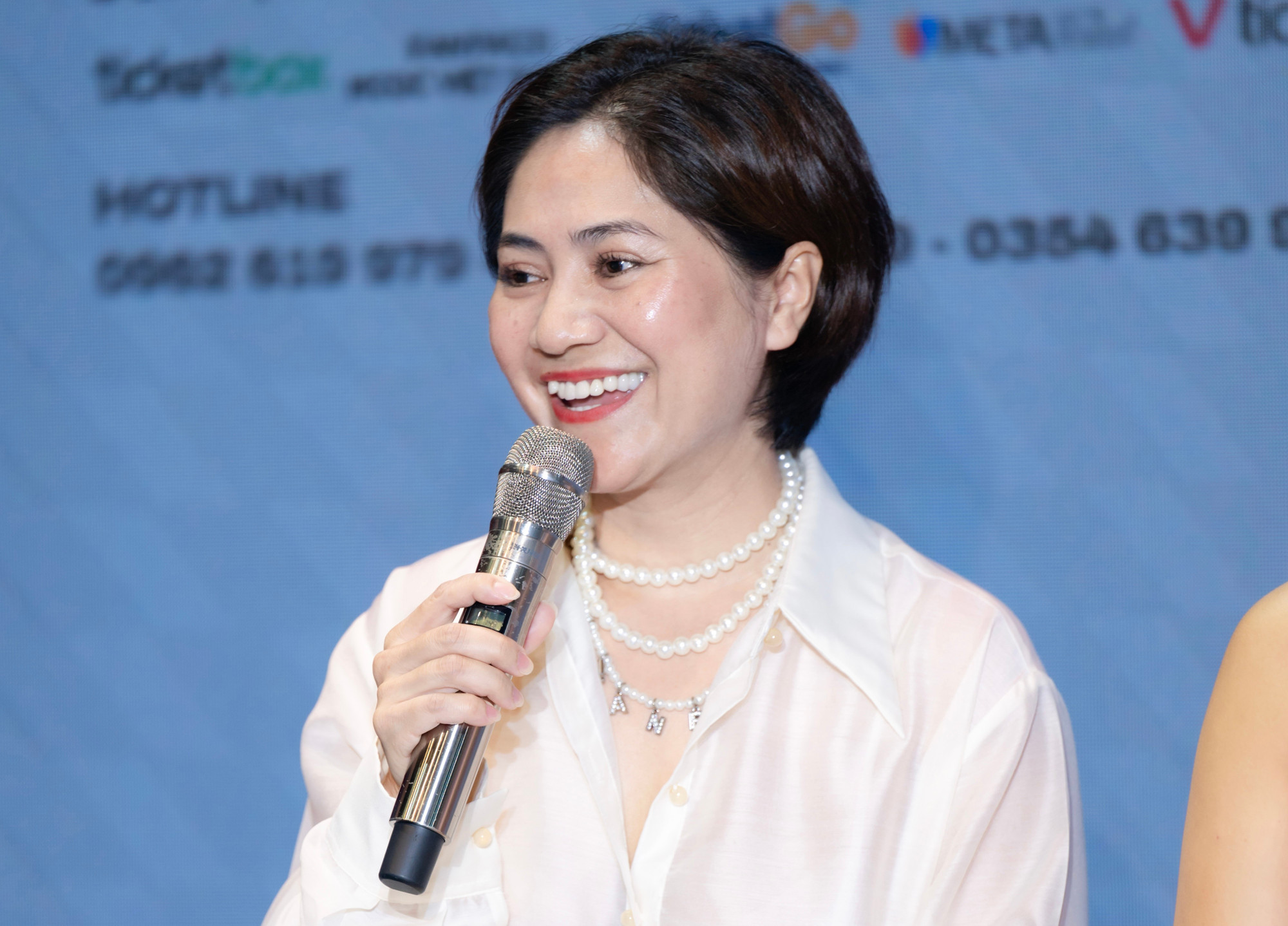 Bà Nguyễn Thị Thu Hà – đại diện đơn vị sản xuất “Về đây bốn cánh chim trời” – nhân vật đại diện pháp lý của đơn vị tổ chức, chịu trách nhiệm liên quan đến quyết định tổ chức