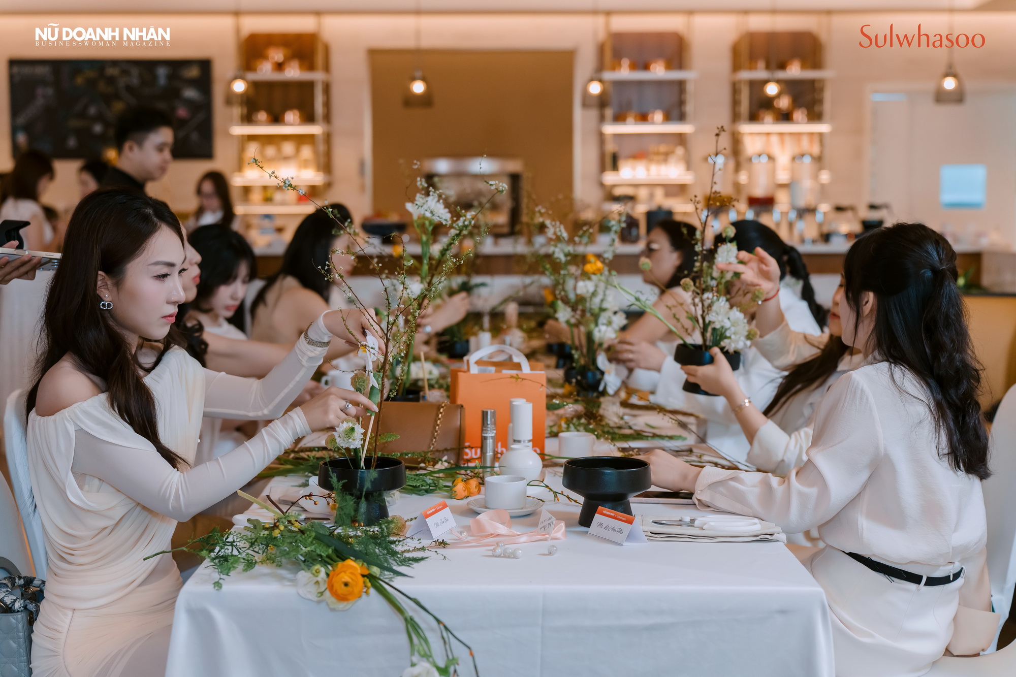 Hoạt động cắm hoa tại Beauty Art & Heritage