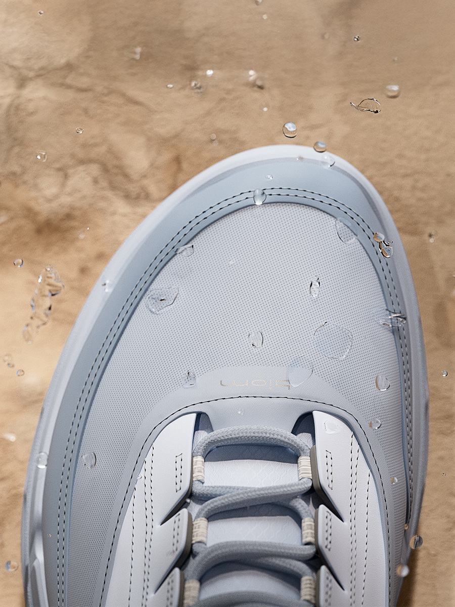 Công nghệ GORE-TEX SURROUND® giữ cho đôi chân luôn khô thoáng 360 độ.