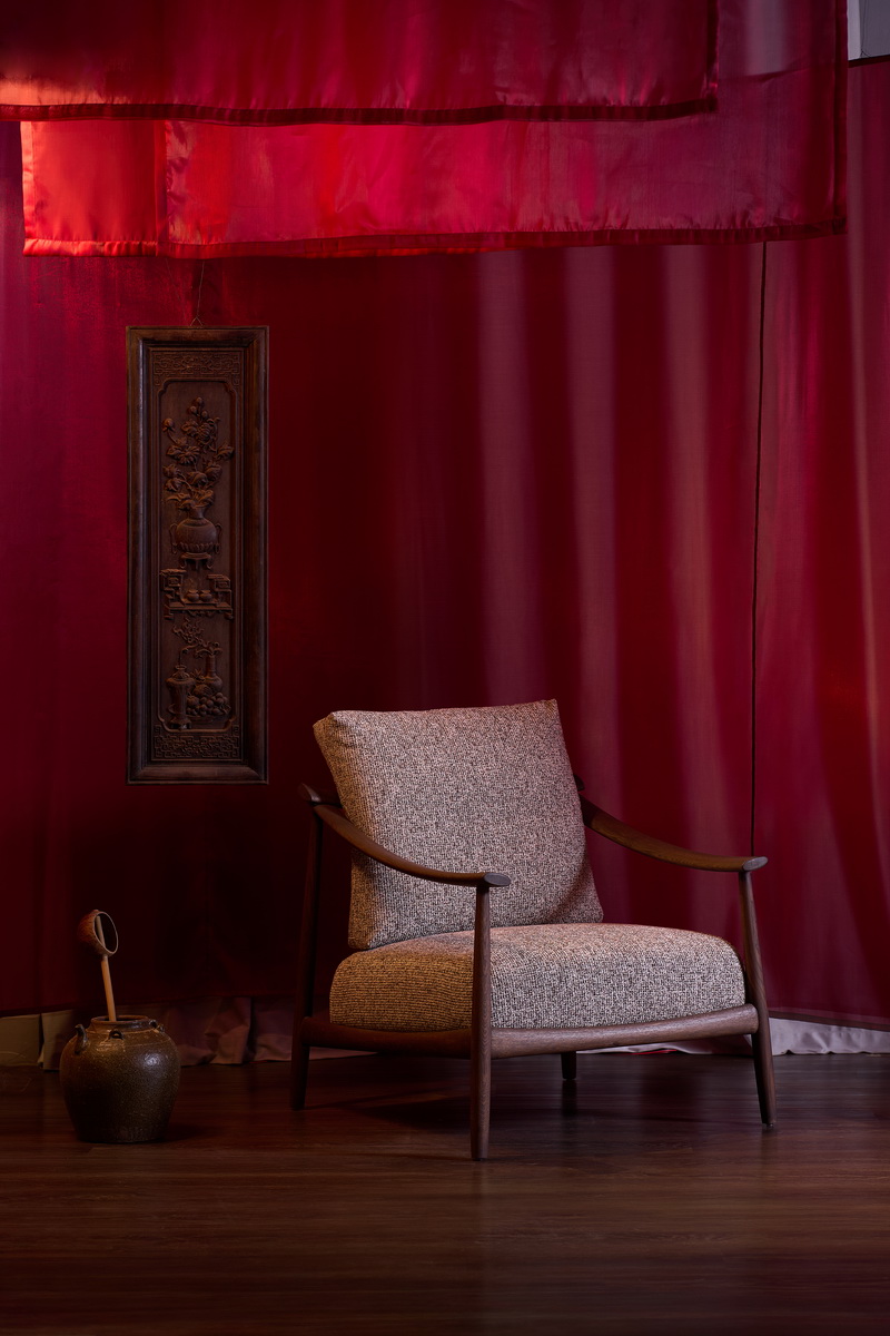 Hà Nội Armchair.