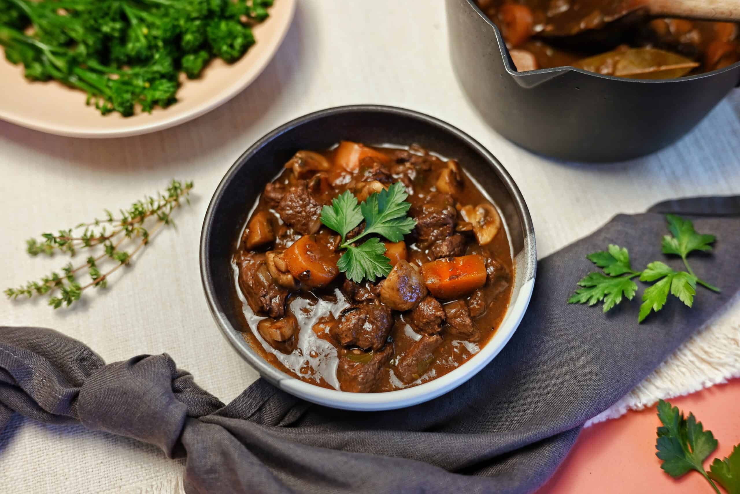Bò hầm rượu vang đỏ